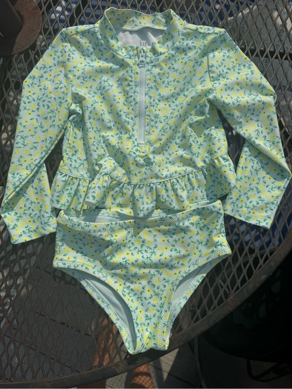 GAP Girls' Yellow & Light Green Lemon Floral Rashguard Set 2T